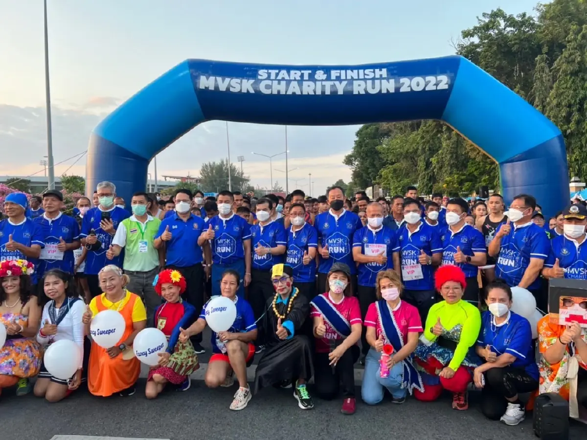 บิ๊กโจ๊ก เปิดการแข่งขัน "125 ปี มหาวชิราวุธเดิน-วิ่งการกุศล" ที่สงขลา