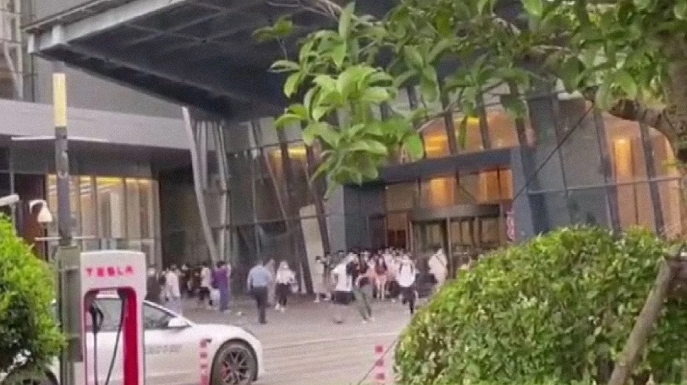 กลัวล็อกดาวน์ ชาวเซี่ยงไฮ้หนีออกจากอีเกีย (คลิป)