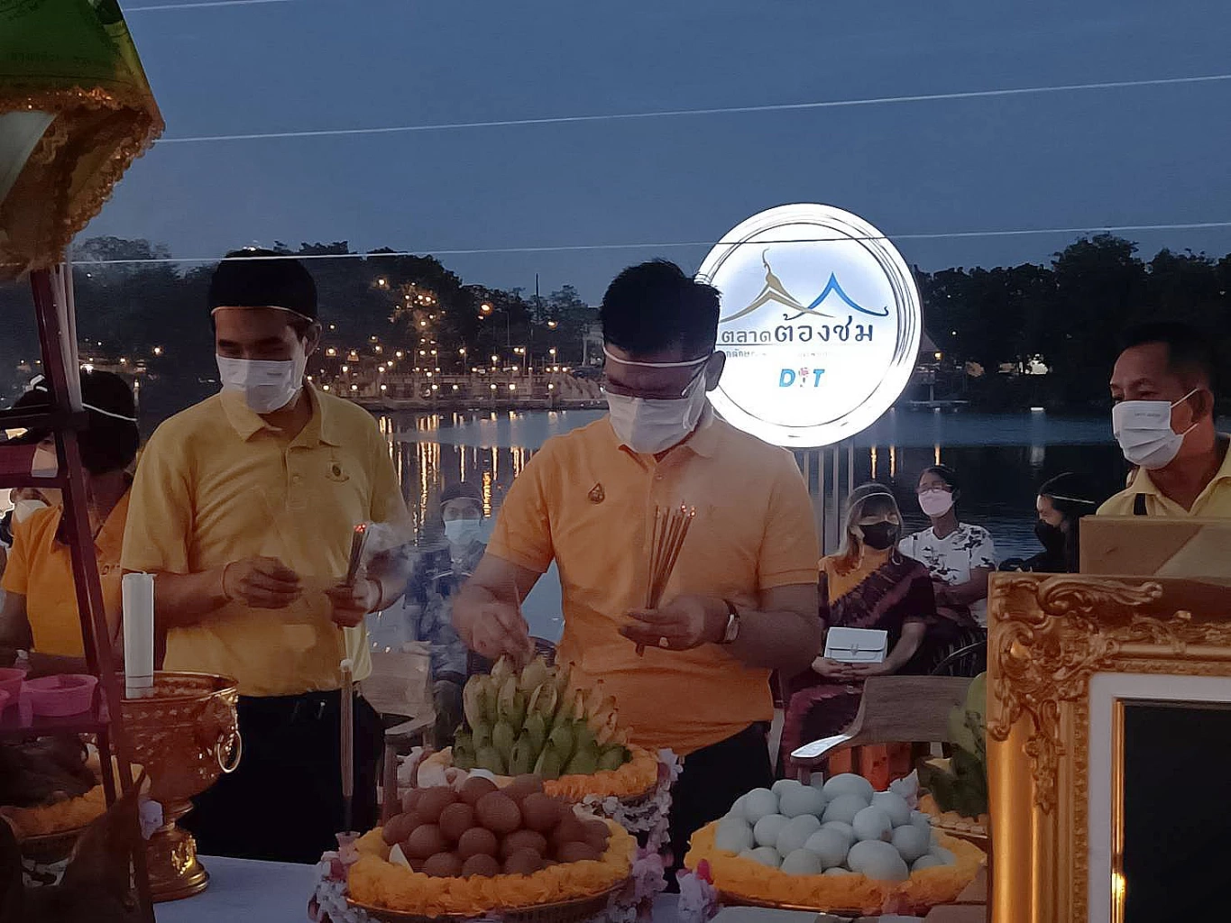 อธิบดีค้าภายในพาชม"ตลาดต้องชม กรมการค้าภายใน น้อมรวมใจเทิดไท้องค์ราชัน” 