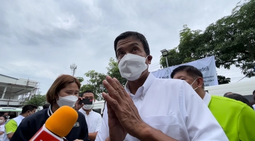 นายชัชชาติ สิทธิพันธุ์ ผู้ว่าราชการกรุงเทพมหานคร