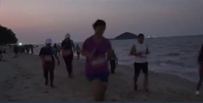 บิ๊กโจ๊ก เปิดการแข่งขัน "125 ปี มหาวชิราวุธเดิน-วิ่งการกุศล" ที่สงขลา