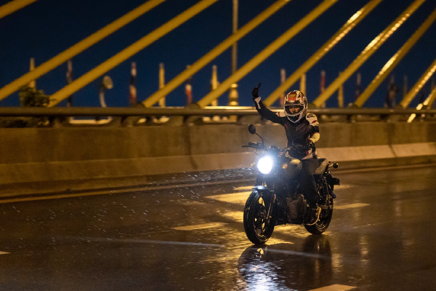 รอยัล เอ็นฟีลด์ เปิดตัว HUNTER 350 เวิลด์พรีเมียร์ในไทย