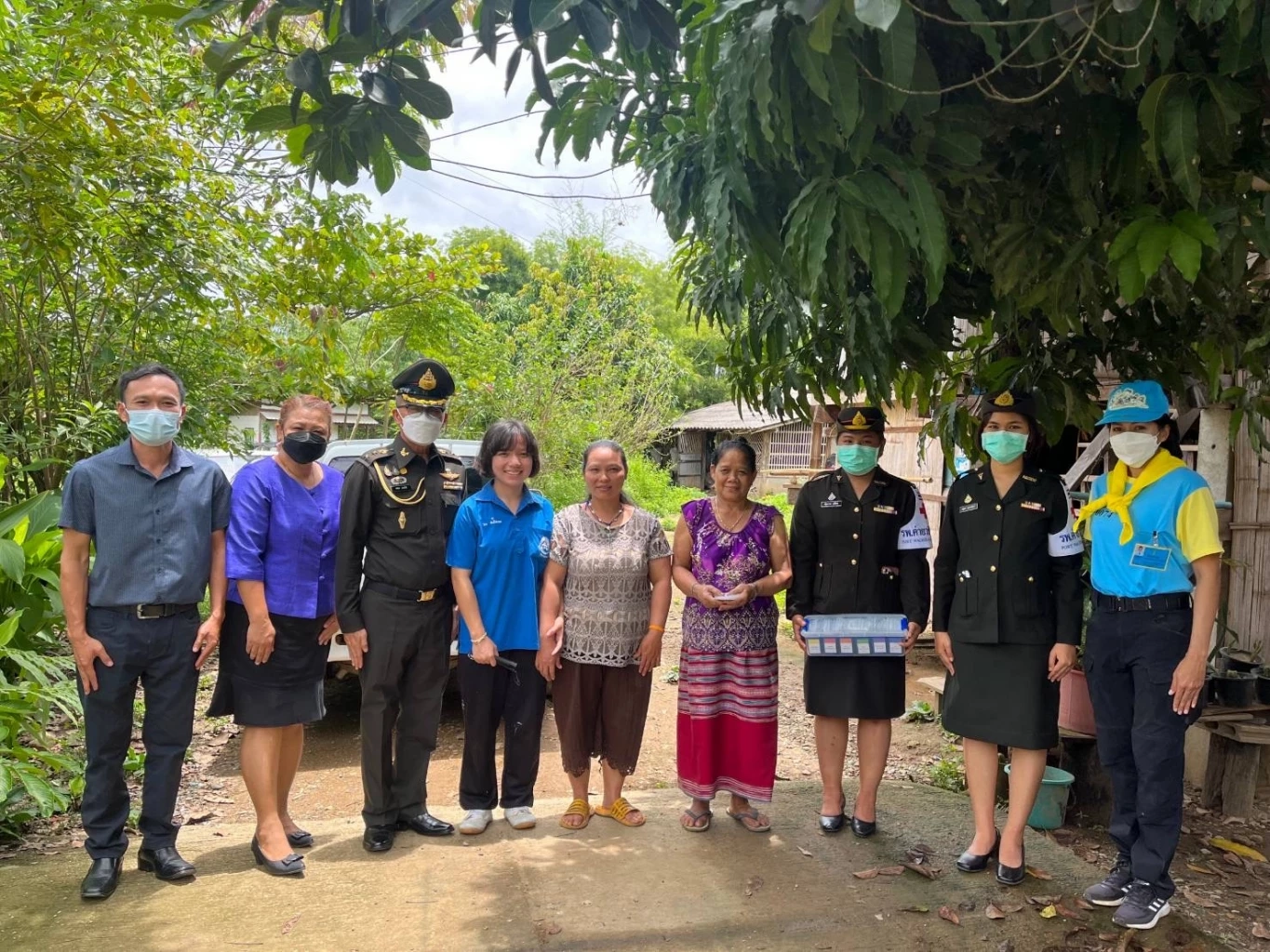 สุดซึ้งใจ! ครู-ทหาร สานฝันนักเรียนพาพบ “คุณแม่ป่วย” ในช่วงวันแม่แห่งชาติ