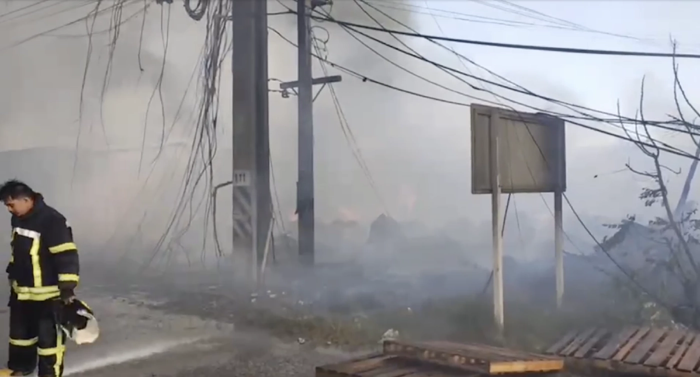 ไฟไหม้ร้านขายของริมถนนบางนาตราด กม.36 คาดไฟฟ้าลัดวงจร