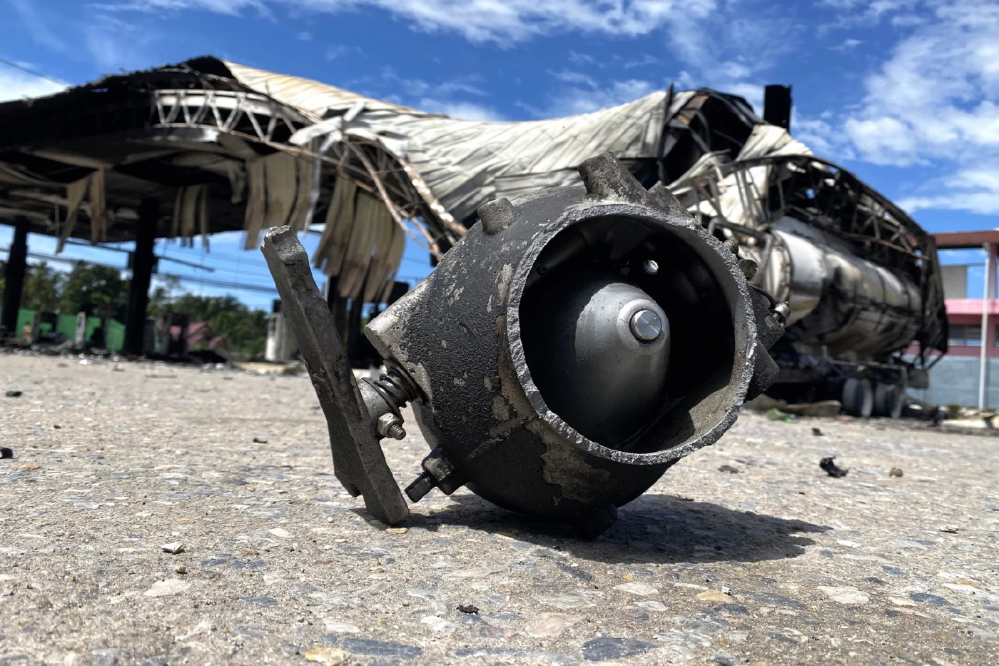 บึ้มสนั่น! เปิดวงจรปิดวินาทีระเบิดปั๊มน้ำมัน ปัตตานี (มีคลิป)