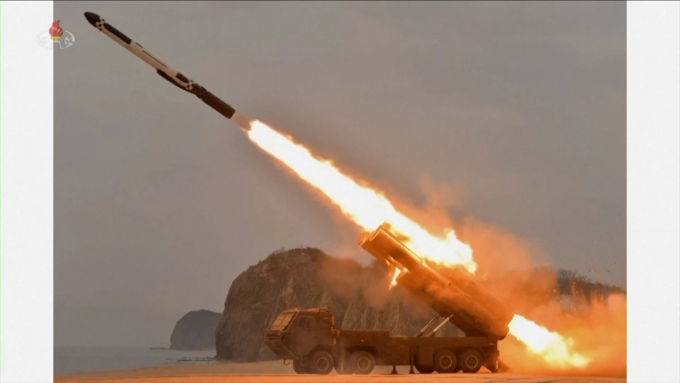 เกาหลีเหนือยิงขีปนาวุธ หลังผู้นำเกาหลีใต้แถลงครบ 100 วัน