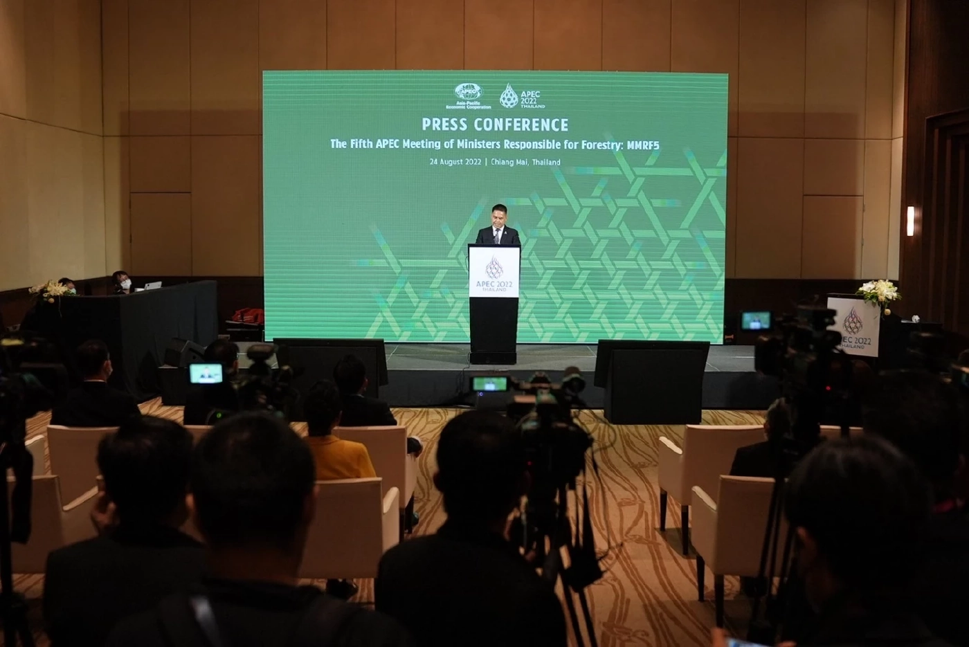 "วราวุธ"ขอสมาชิกเอเปคร่วมผลักดันเศรษฐกิจสีเขียว