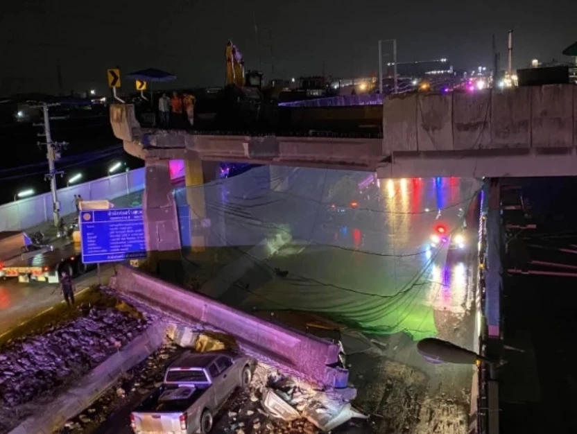 แฉซ้ำอีก ! เสาไฟล้มกลาง ถ.พระราม 2 จุดเดียวกับคลิปดังเกือบ 20 ปี