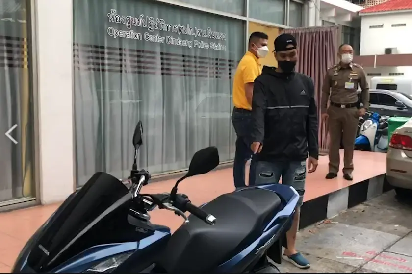 "แม็ค อนุสาวรีย์" คนร้ายชิงเงินบ่อน