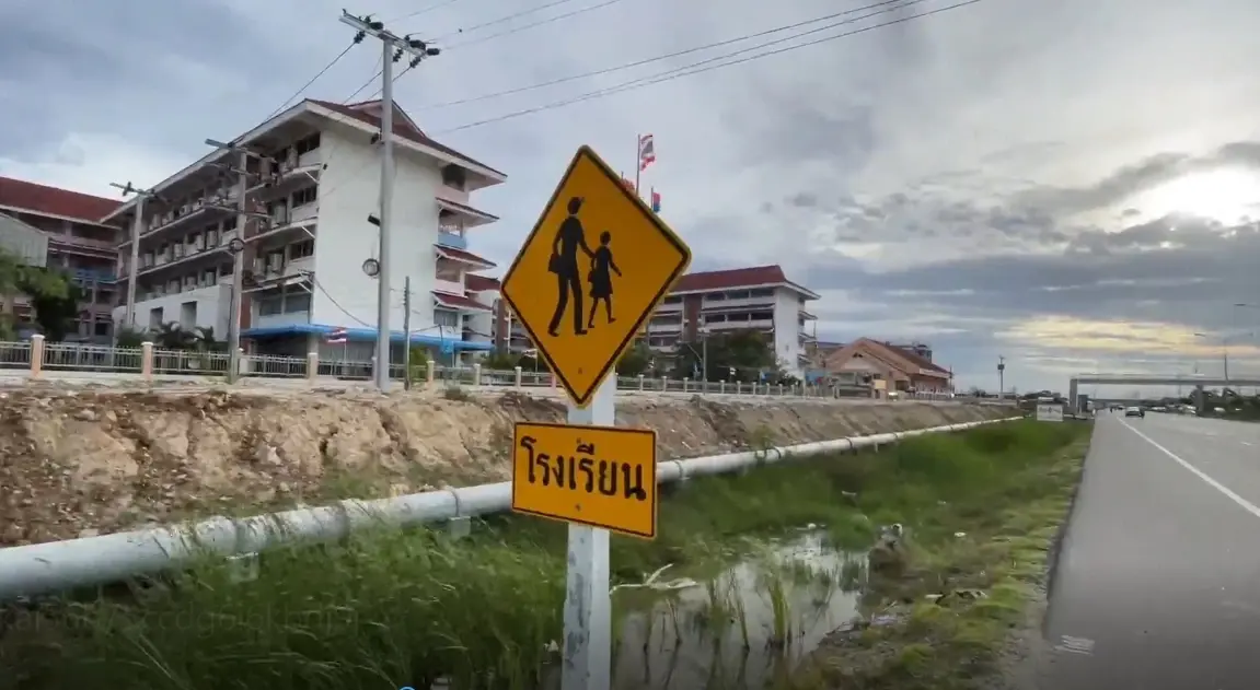 ผวา โจรดักจี้ นร. หน้า "รร.ดังในสมุทรปราการ" ไม่กลัวกม.วันเดียวก่อเหตุ 2 รอบ