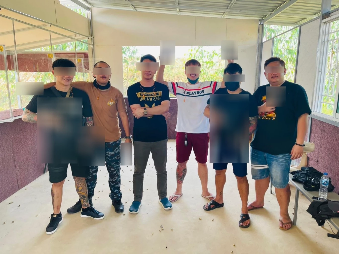 เผยภาพ"แก๊งหาดวัดใต้"โชว์อาวุธก่อนถล่มดับ 3 พบ"คิง ลาย"ก่อเหตุสะเทือนขวัญตั้งแต่อายุ 14 ปี