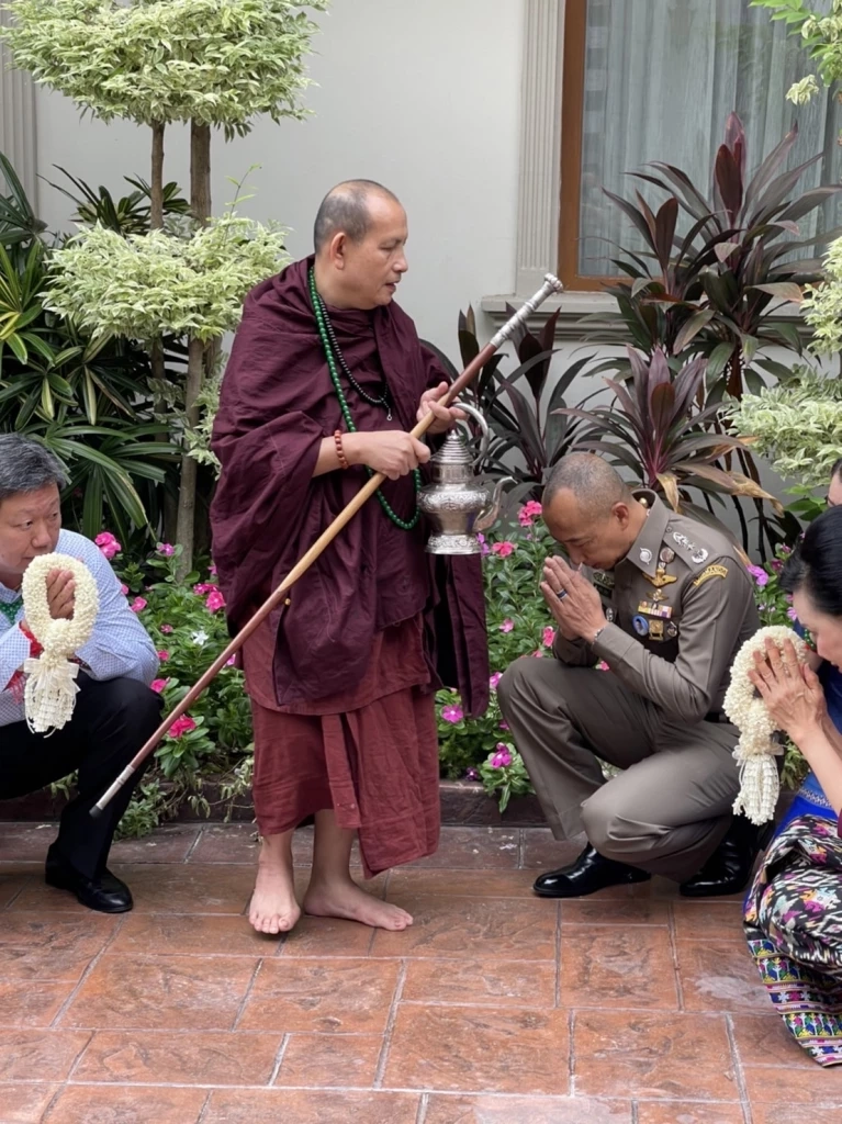 ครูบาบุญชุ่ม กลับเชียงรายแล้ว หลังหายอาพาธ ขอนั่งรถกลับเพื่อโปรดญาติโยม