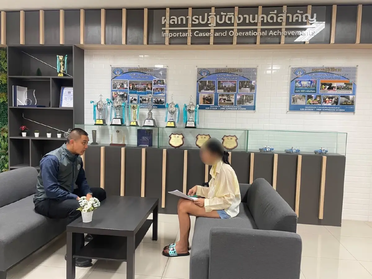 จับแล้ว ! “พนักงานสาวแสบ” รวมหัวขโมยเงินบริษัทอสังหาฯ สูญกว่า 18 ล้าน