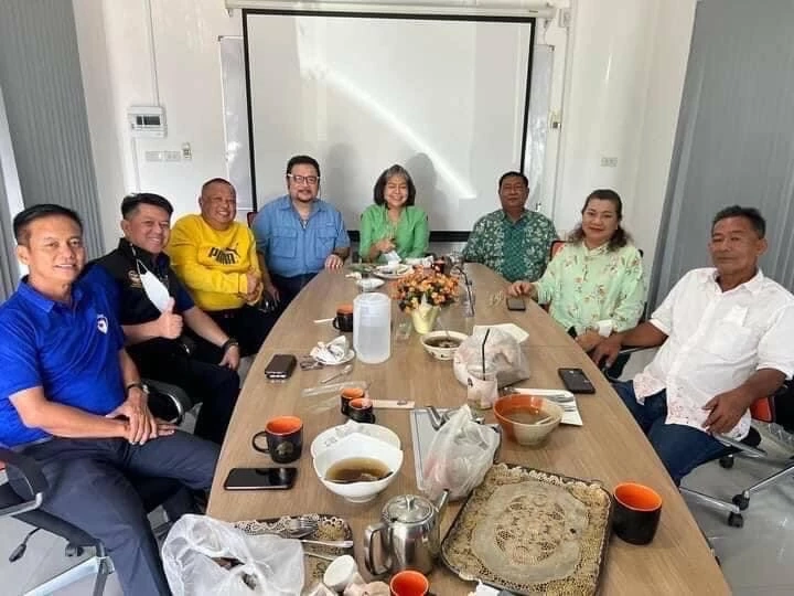 ดร.ไพร พัฒโน พบ ดร.นาที รัชกิจประการ