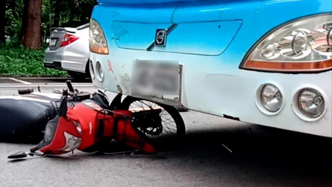 รถบัสคณะพยาบาลศาสตร์ ม.ดัง ชน นศ.ดับ1เจ็บ1