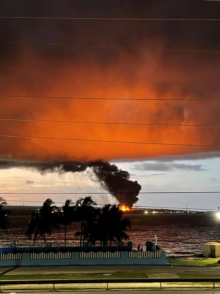 ไฟไหม้คลังน้ำมันคิวบายังคุมไม่อยู่ เร่งนำเข้าเชื้อเพลิงบรรเทาขาดแคลน