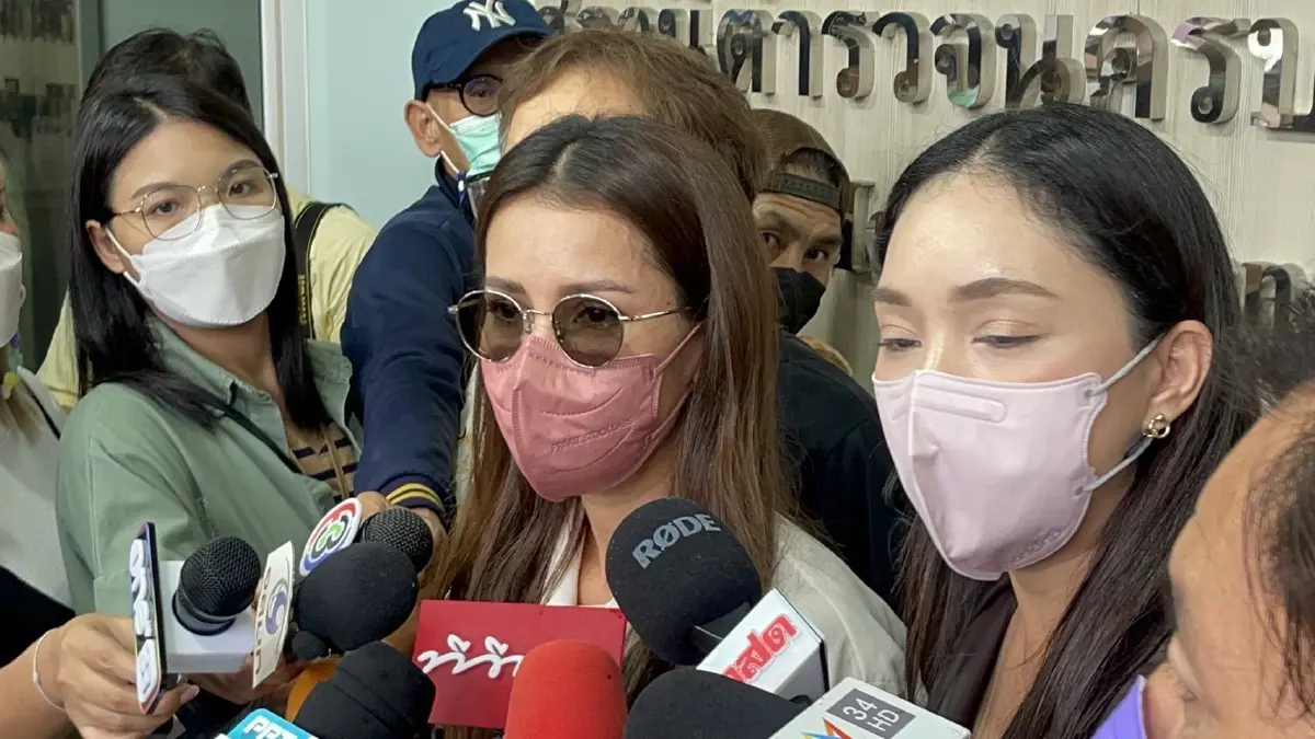 “แอน ทองประสม” รับเจ็บปวดและเสียใจ คนใกล้ตัวฉกทรัพย์ร่วม 20 ล้าน (มีคลิป)