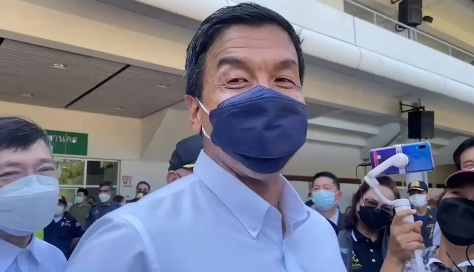 นายชัชชาติ สิทธิพันธุ์ ผู้ว่าราชการกรุงเทพมหานคร 