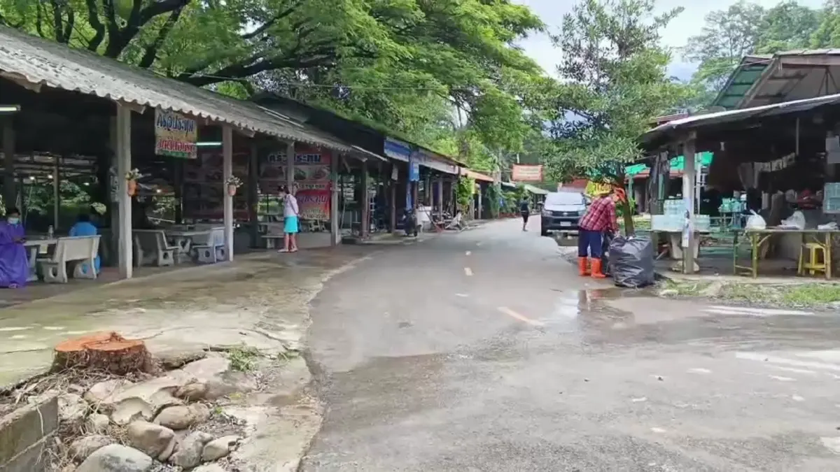 อ่วมหนัก! "บ้านสาแพะ" แจ้ห่ม ลำปาง น้ำท่วมหนักรอบ 100 ปี (มีคลิป)