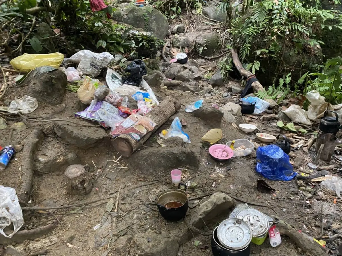 จนท. ปะทะเดือดโจรใต้บนเทือกเขานราธิวาส ทลายที่พักยึดปืนและไปป์บอมบ์