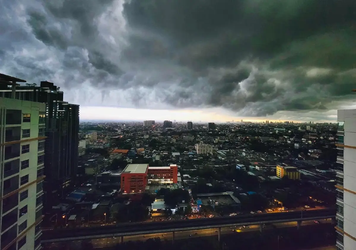 อุตุฯ แจง กลุ่มเมฆฝนดำทะมึนปกคลุมกทม.-ปริมณฑล เมื่อช่วงเช้า