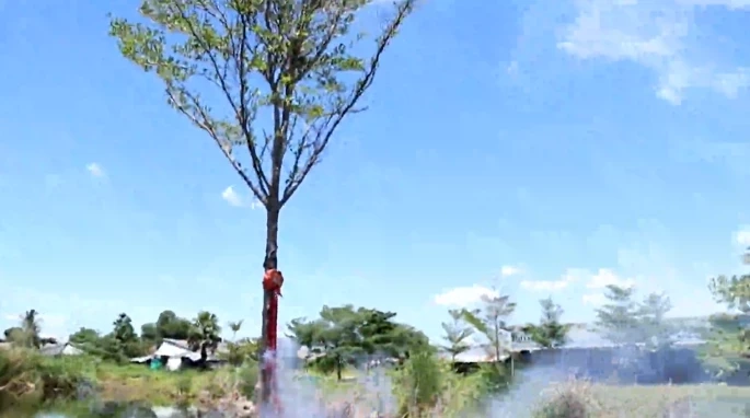 ครอบครัว พท. โคราช รวมพลจุดประทัด 888 ดอก ขับไล่ “ประยุทธ์ ออกไป”