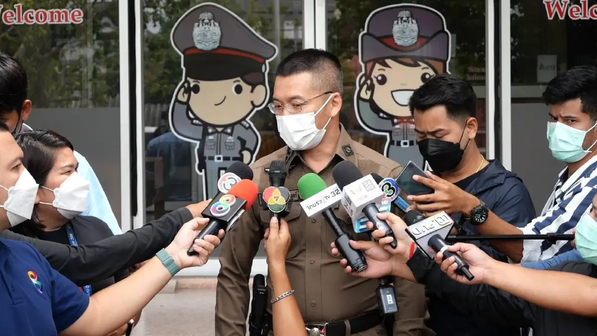 เปิดใบปริญญาปลอม "เจ๊นุช"  ด้านมหาวิทยาลัยยันไม่มีการซื้อขายปริญญาแน่นอน