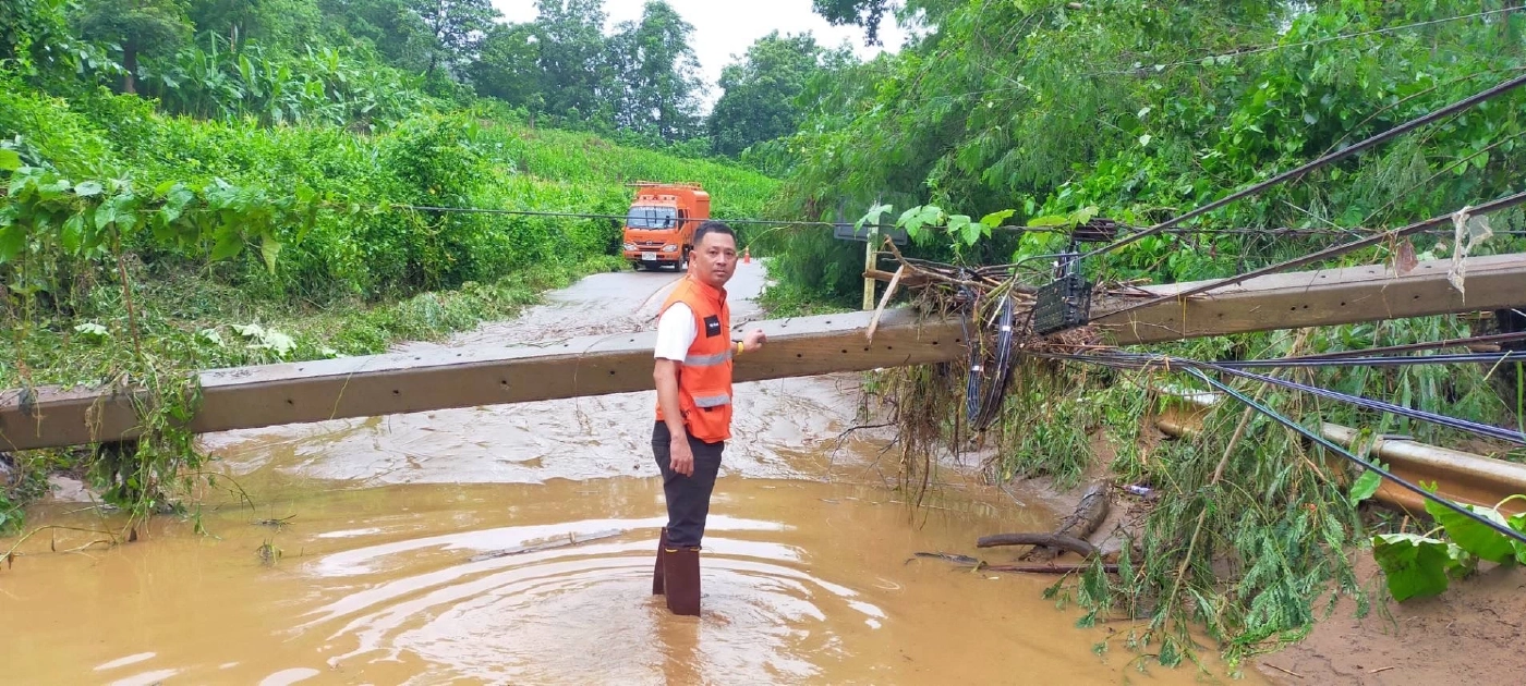 พายุ "หมาอ๊อน" ถล่ม "ห้วยเสือเฒ่า" แหล่งท่องเที่ยวกะเหรี่ยงคอยาวชื่อดัง