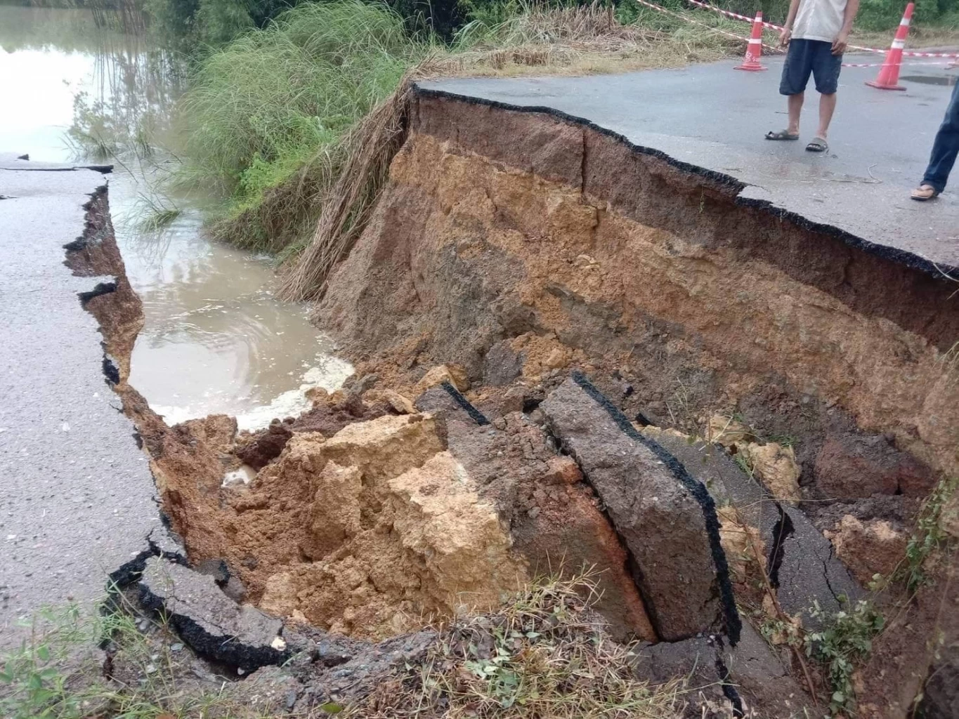ปภ. เผย 5 วัน พายุ"มู่หลาน" ถล่ม 11 จังหวัดเสียหายร่วม 6 พันครัวเรือน