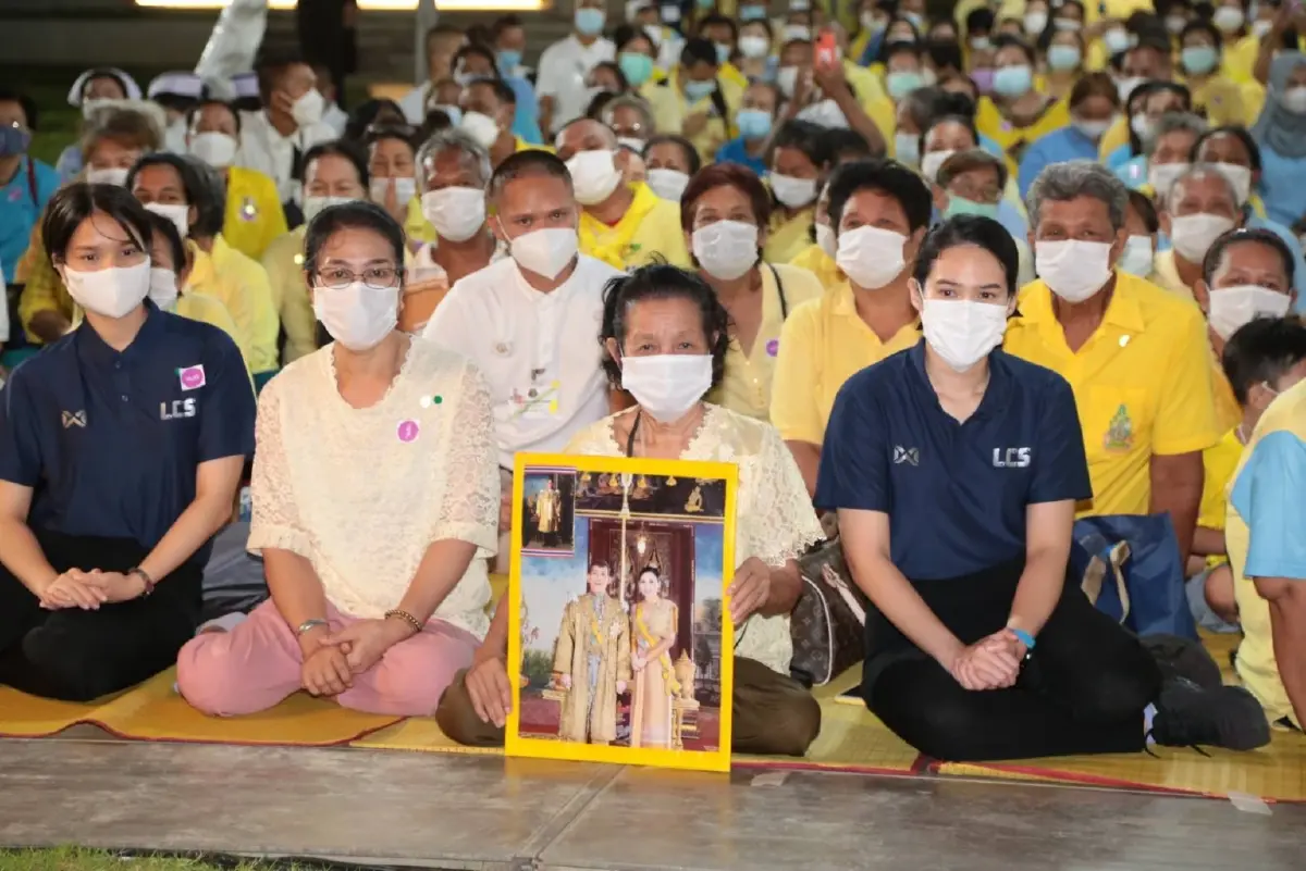ในหลวง-พระราชินี ทรงเปิดสวนป่าเบญจกิติระยะ 2-3 ในโอกาส 90 พรรษา พระพันปีหลวง