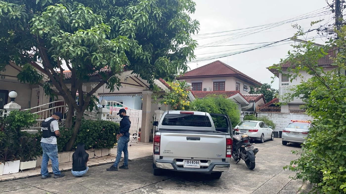 ระทึก ชุดหนุมานขนกำลังล้อมจับ "ซ้อฟ้า" เมียเอเย่นต์ยารายใหญ่ (มีคลิป)