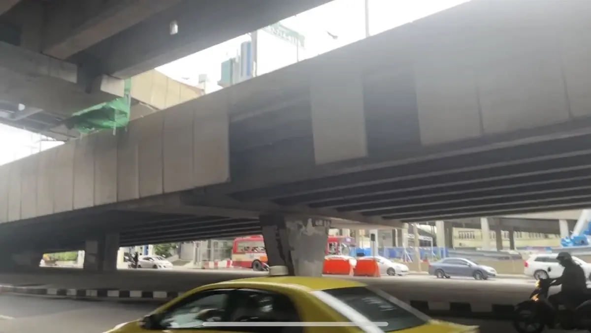 ชัชชาติ ตรวจสะพานข้ามแยกลาดพร้าวชำรุด สั่งโยธาฯ สำรวจทุกสะพาน