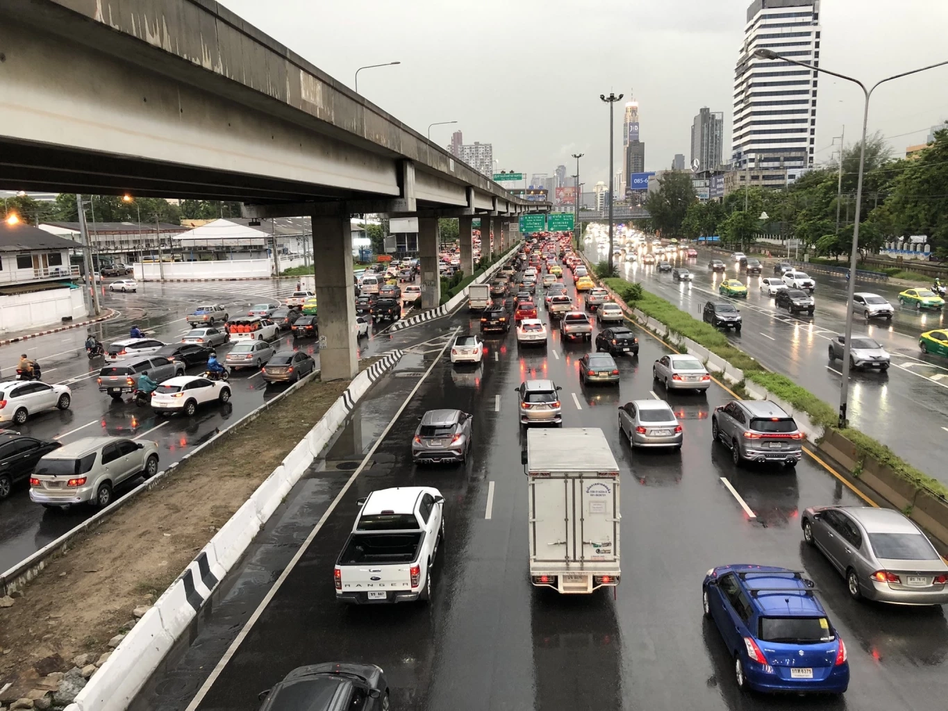 ภาพจากทวิตเตอร์ @fm91trafficpro