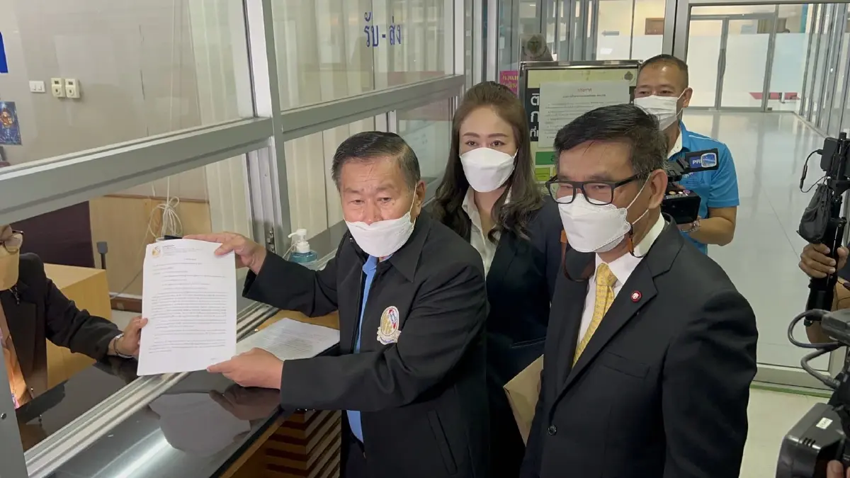 “เสรีพิศุทธ์” ร้อง กกต. ยุบ 7 พรรคเล็ก รับเงินเดือนสนับสนุน จากพรรคใหญ่