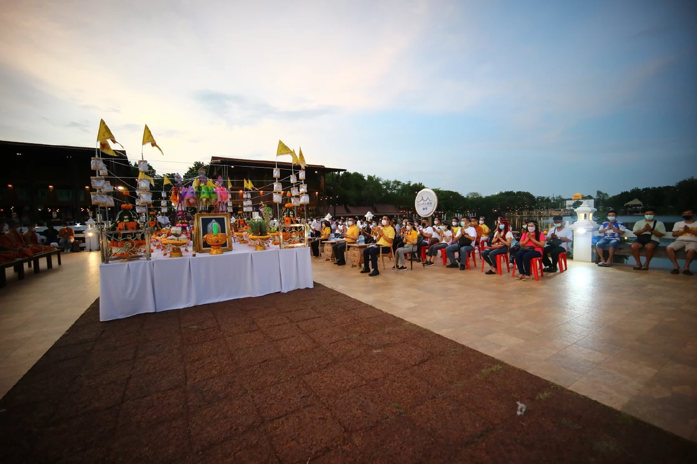 อธิบดีค้าภายในพาชม"ตลาดต้องชม กรมการค้าภายใน น้อมรวมใจเทิดไท้องค์ราชัน” 