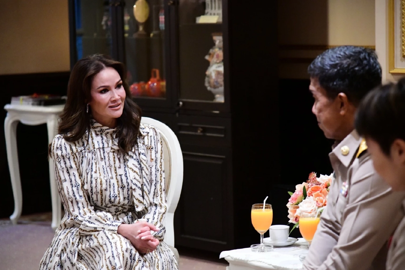 ปุ๋ย ภรณ์ทิพย์ เข้าพบ ผู้ว่าฯ ชัชชาติ หาแนวทางสนับสนุนการศึกษาโรงเรียนในกทม.