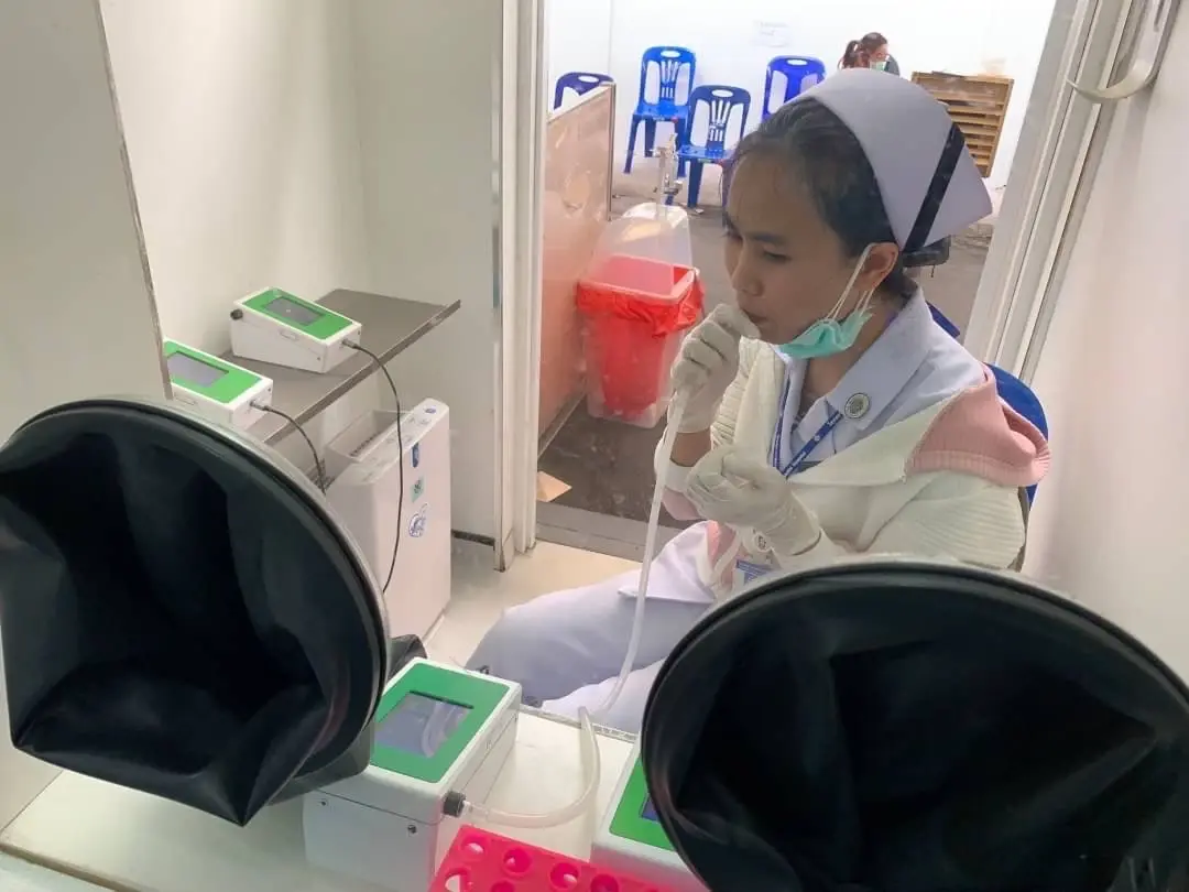 นายกฯ ชื่นชม เครื่องตรวจโควิด-19 จากลมหายใจ ฝีมือคนไทย เตรียมโชว์ APEC Health