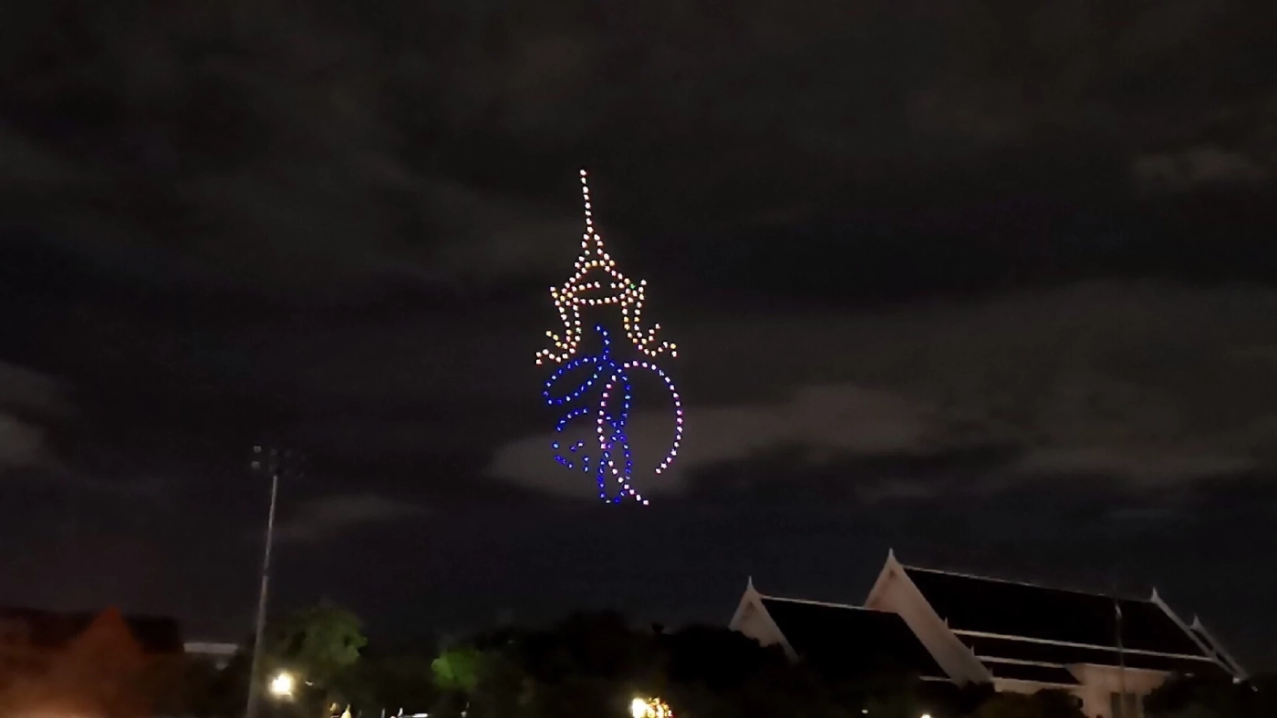 นายกรัฐมนตรี และภริยาเป็นประธานในพิธีจุดเทียนถวายพระพรชัยมงคล วันแม่แห่งชาติ