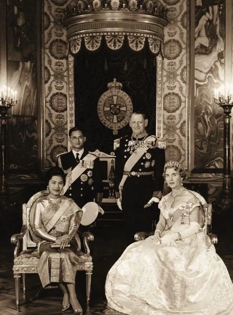 90 พรรษา “สมเด็จพระพันปีหลวง” แบบอย่างชีวิตคู่ ทรงเคียงข้างในหลวง รัชกาลที่ 9