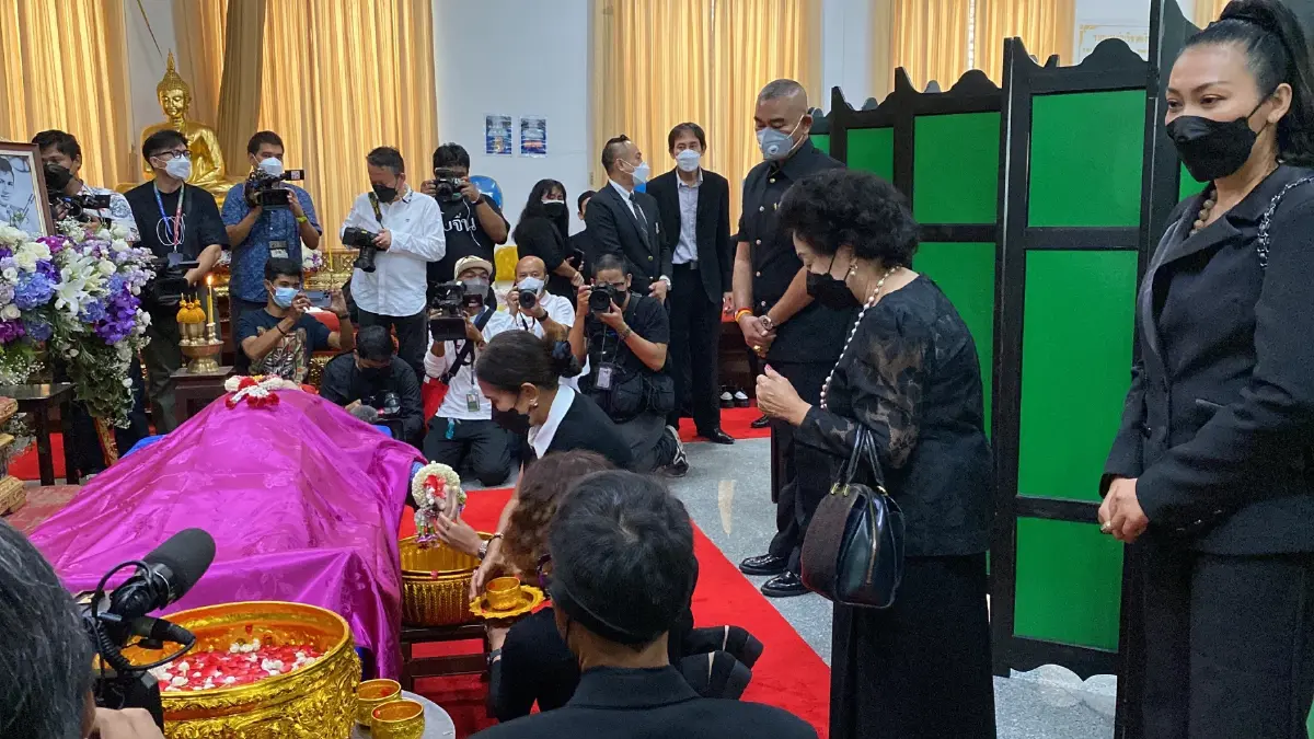 ในหลวงพระราชทานน้ำหลวงอาบศพ "สมบัติ เมทะนี" สร้างความปลื้มปิติให้ครอบครัว