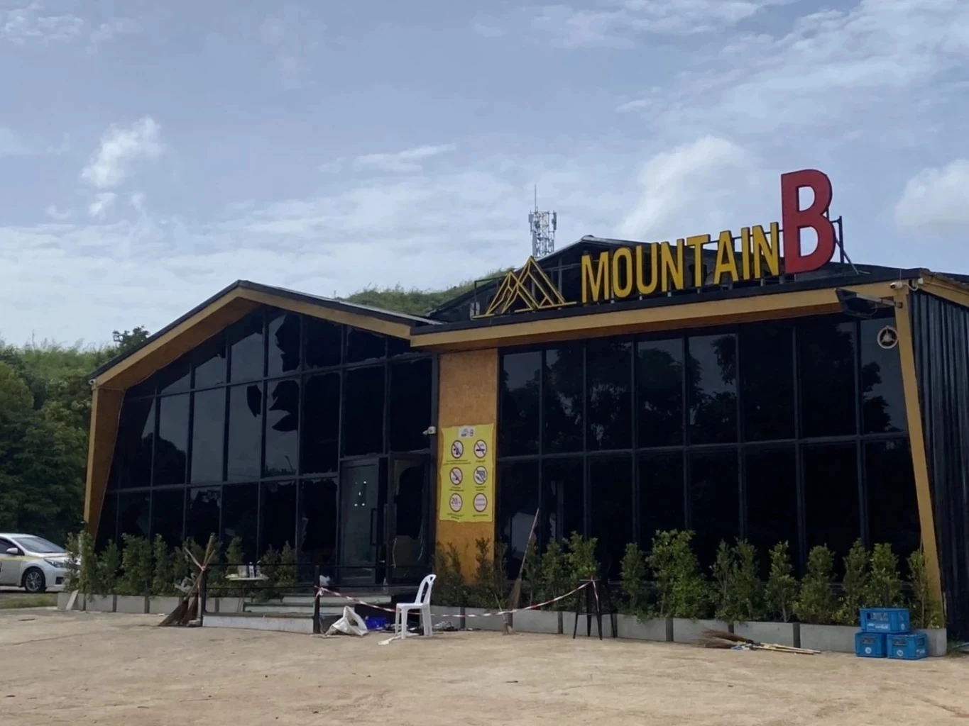 สุดเศร้า เหยื่อเมาท์เทน บีผับ เสียชีวิตรายที่ 21 อีก 7 คน ต้องใส่ท่อช่วยหายใจ