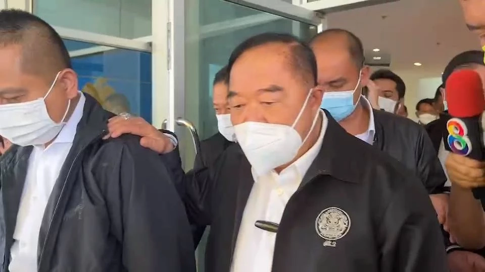 "บิ๊กป้อม" เตรียมดำเนินคดี "สมชัย" พาดพิงสั่งลูกพรรคโดดประชุมสภา