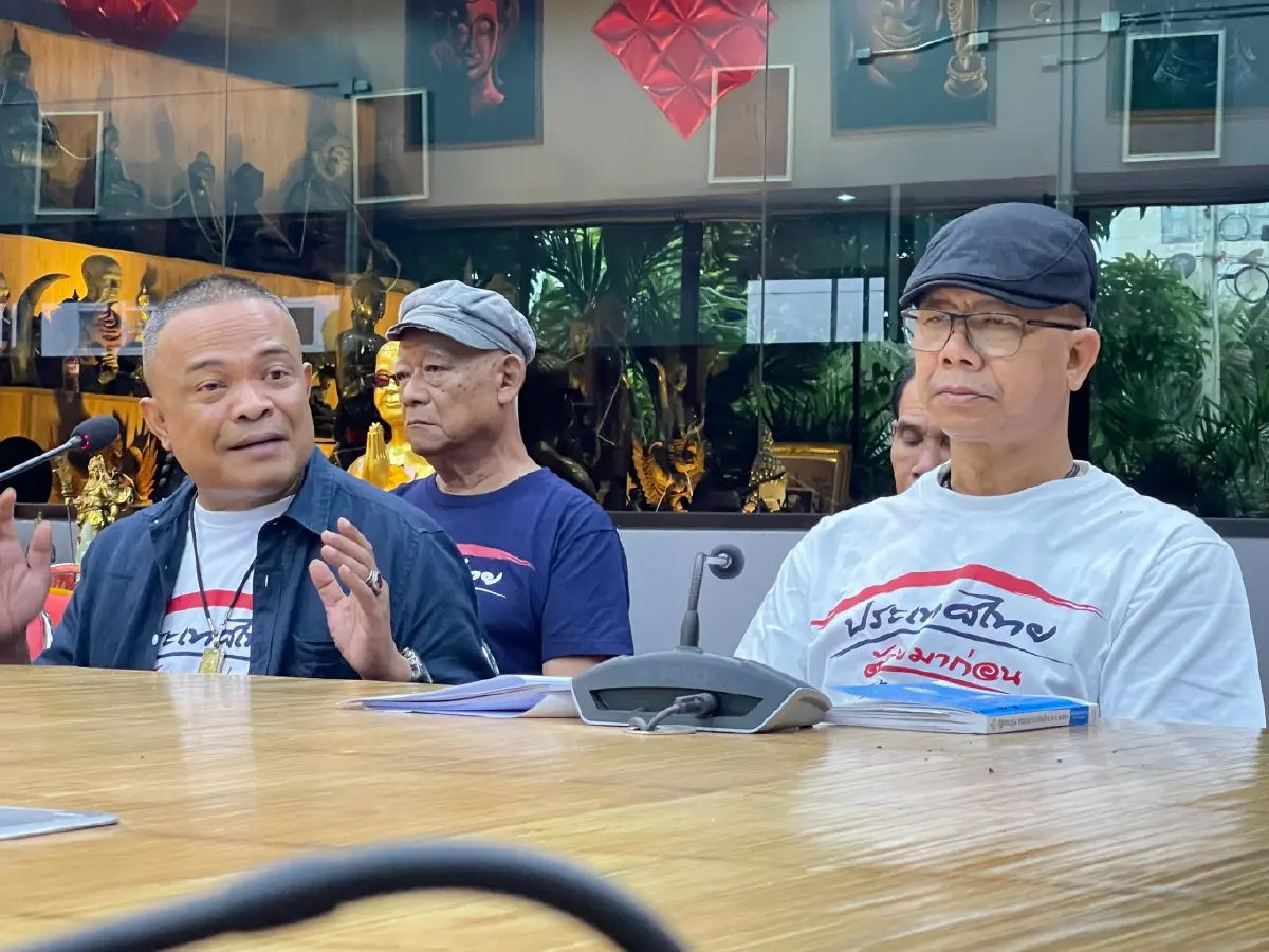 จตุพร - นิติธร เดินหน้ากดดัน "บิ๊กป้อม" จี้ยุบสภา แนะ บิ๊กตู่ ไขก๊อก รมว.กลาโหม