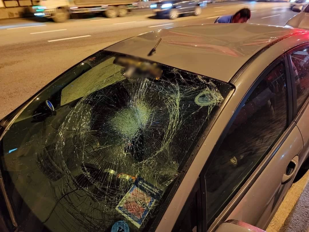 วิศวกรทางหลวง ตรวจสอบเหตุ"พระราม 2" น้ำขังผ้าใบหล่นใส่รถ ย้ำไม่ให้เกิดอีก