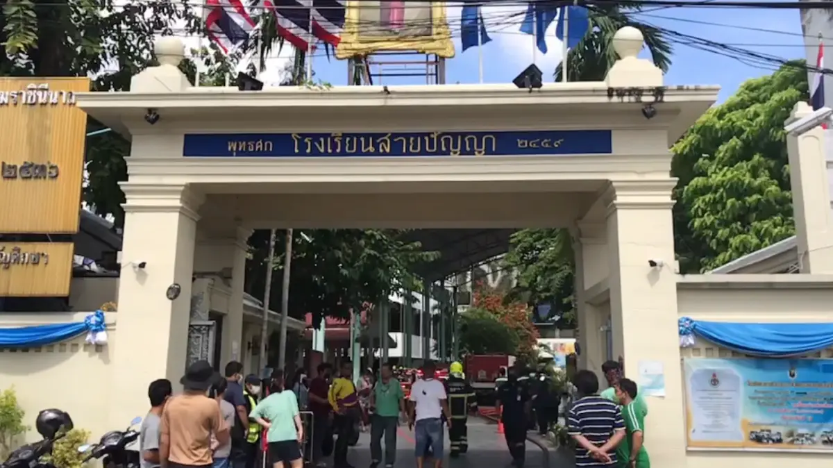 วุ่นไฟไหม้ “รร.สายปัญญา - รร.พระยาประเสริฐสุนทราศรัย" อพยพช่วยเด็กปลอดภัย