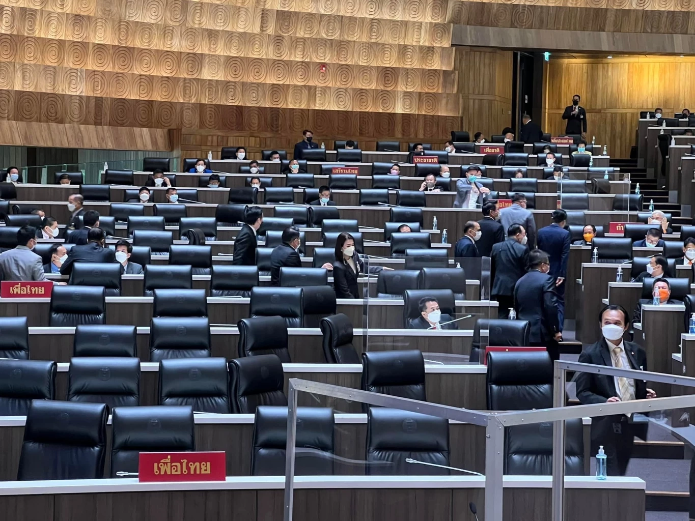 “สมชัย” คลี่ปม 8 ประเด็น เหตุ“พปชร.-ศก.ไทย”หนุน สูตรหาร100