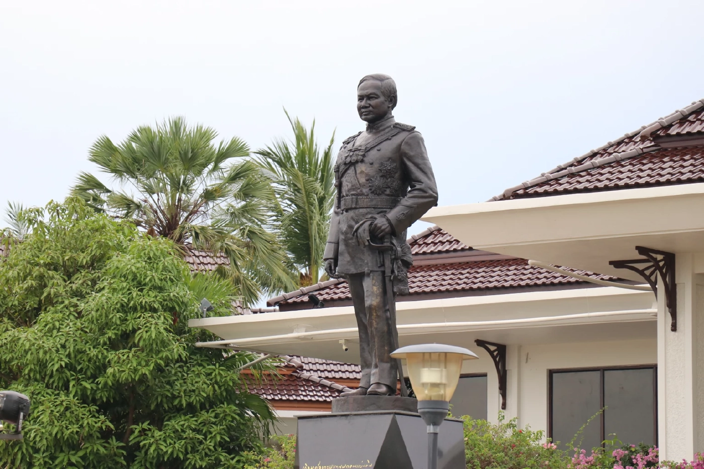 พลเอกเปรม ติณสูลานนท์ 