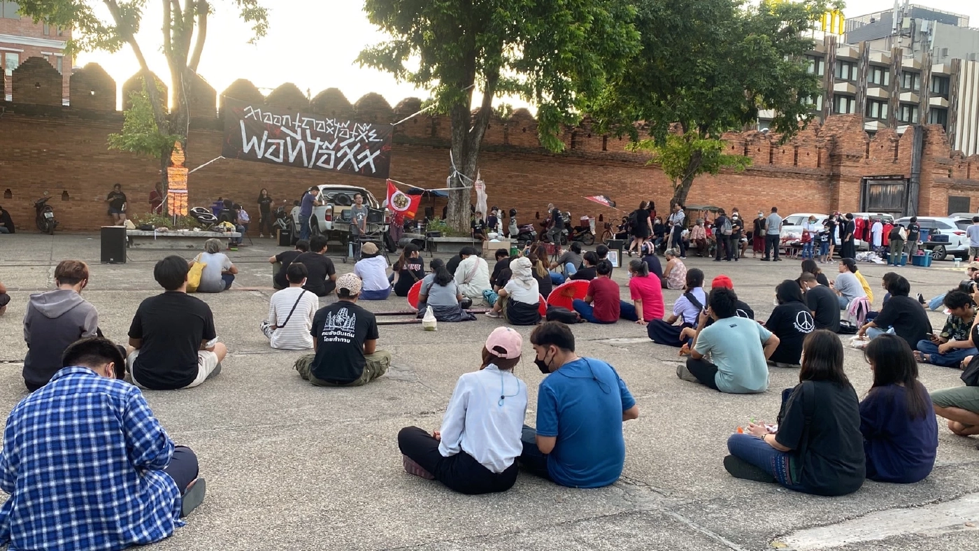 นศ.มธ. จี้ "บิ๊กตู่ ครบ 8 ปี ลุกฮือไล่ลาออก พรัอมล้างหนี้ กยศ.