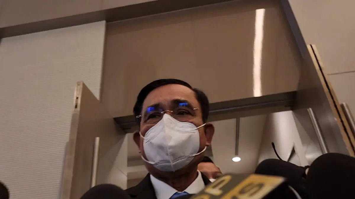 "บิ๊กตู่"โยนสื่อถามศาลรธน.ปมตีความ 8 ปี นายกรัฐมนตรี