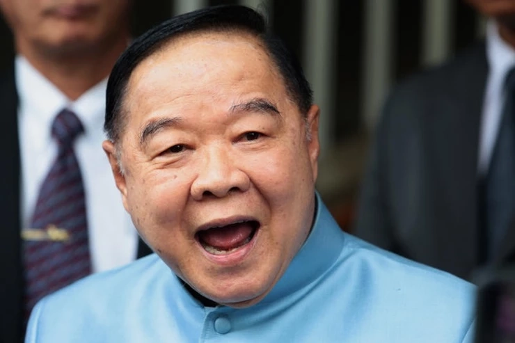 “บิ๊กป้อม” ต่อสายตรง “ชัชชาติ” ยินดีช่วย กทม. ขอกำลังทหารช่วยป้องกันน้ำท่วม